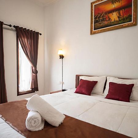 Santhi Guna Bungalow Toyapakeh Екстер'єр фото