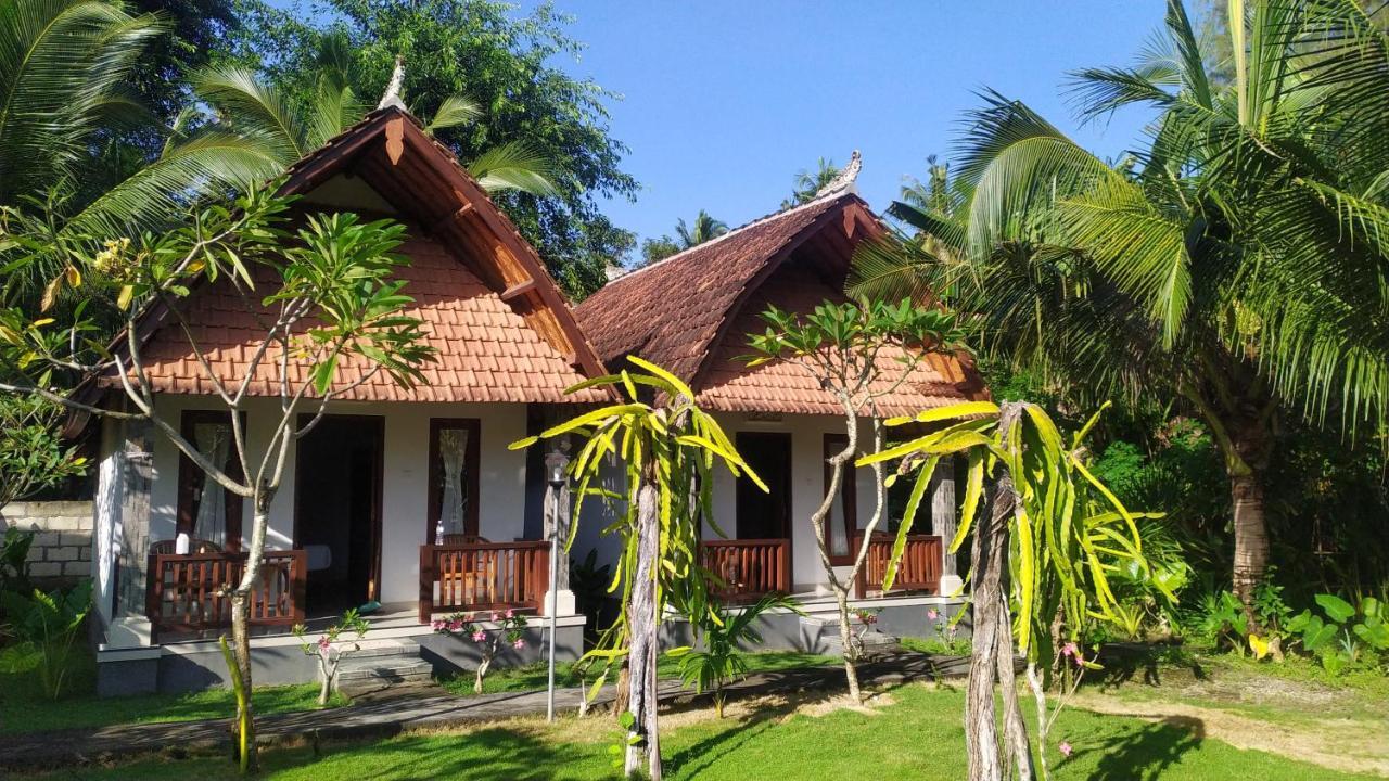 Santhi Guna Bungalow Toyapakeh Екстер'єр фото