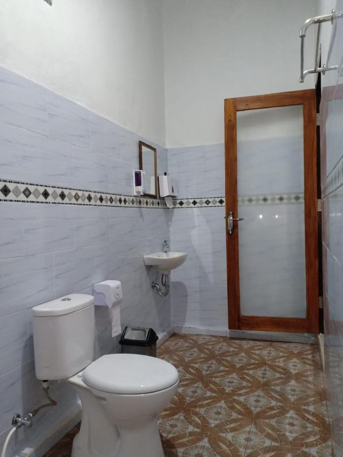 Santhi Guna Bungalow Toyapakeh Екстер'єр фото