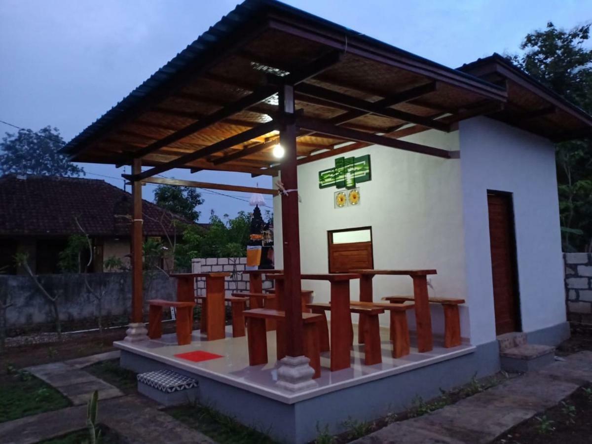 Santhi Guna Bungalow Toyapakeh Екстер'єр фото