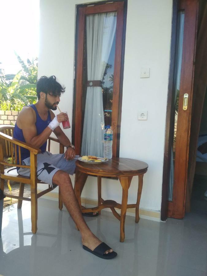 Santhi Guna Bungalow Toyapakeh Екстер'єр фото